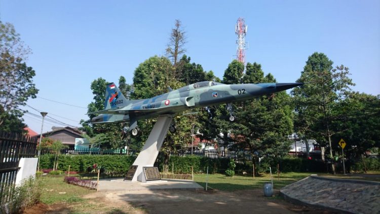 Monumen F-5