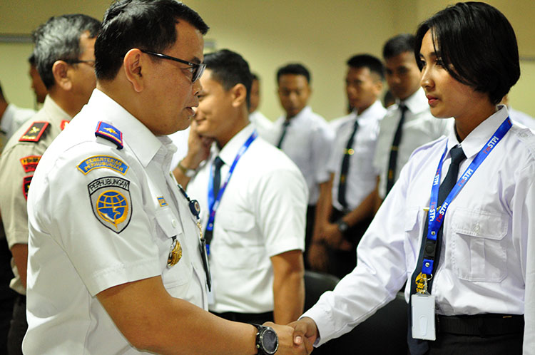 Siswa Teknik Polisi Udara