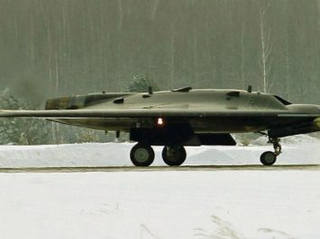 Sukhoi Okhotnik-B-taxi