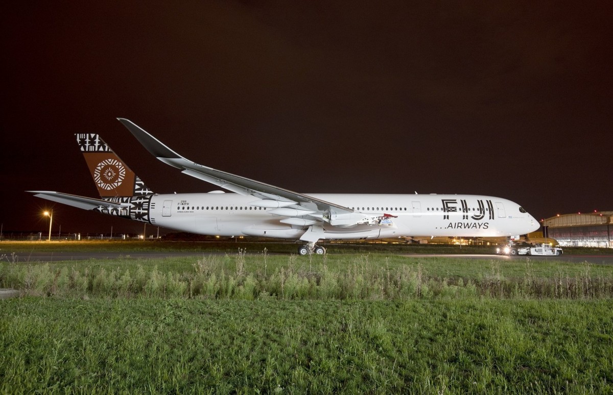 A350-900-Fiji-Airways-MSN299-rolls-out-of-paint-shop-006