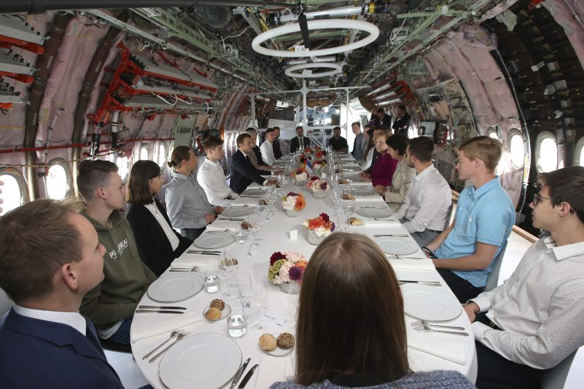 Macron_Merkel_A350_Lunch