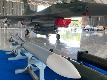 AIM-120 AMRAAM