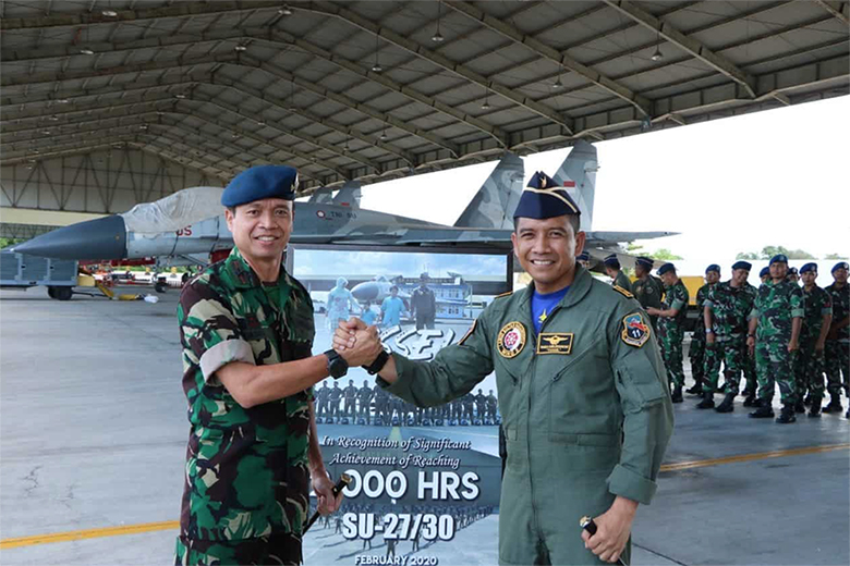 Letkol Pnb Wanda Russell 2000 jam terbang sukhoi