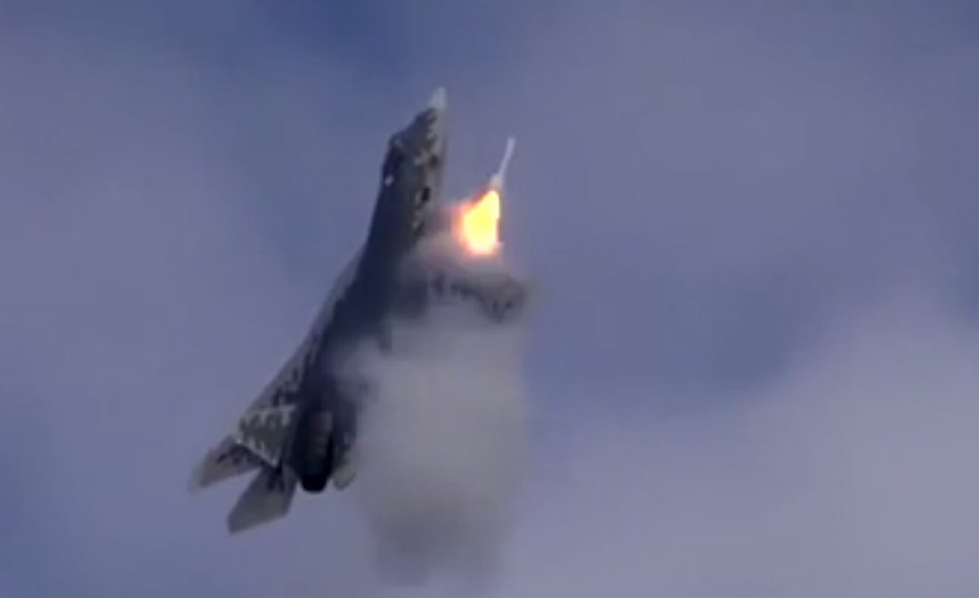 Su-57 tembakkan rudal_capture_airspace review