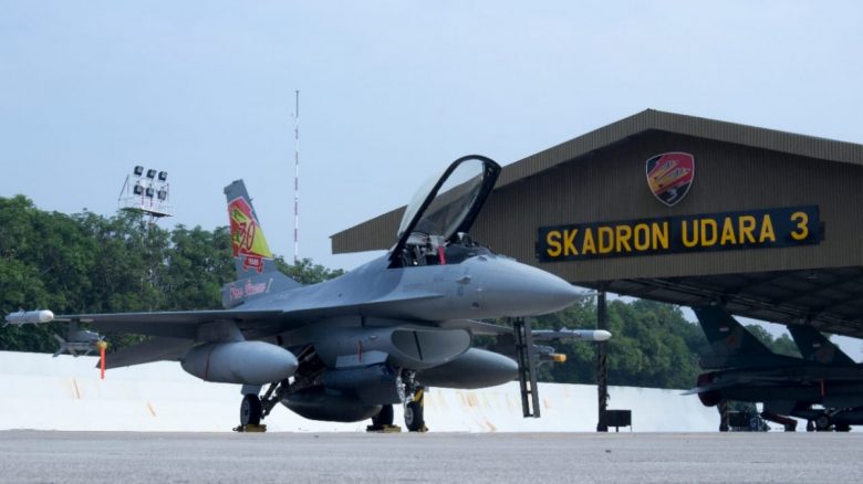 F-16 TS-1610_tni au