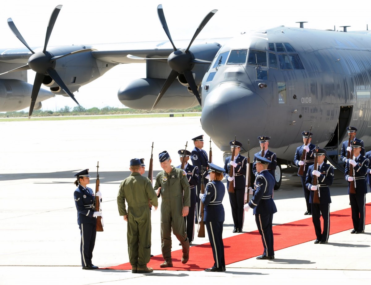 HC-130J-Combat-King-II-arrives-at-Davis-Monthan-AFB-in-2011