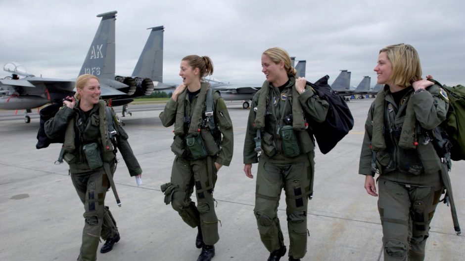 pilot tempur wanita USAF_F-15_Eagle_female_pilots,_3rd_Wing
