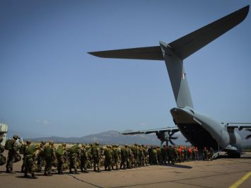 A400M bawa penerjun