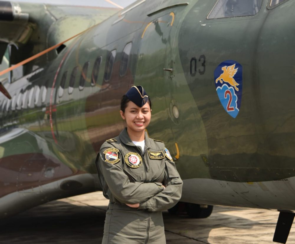 Letda Kal Dewa Ayu - Load Master Wanita Pertama TNI AU