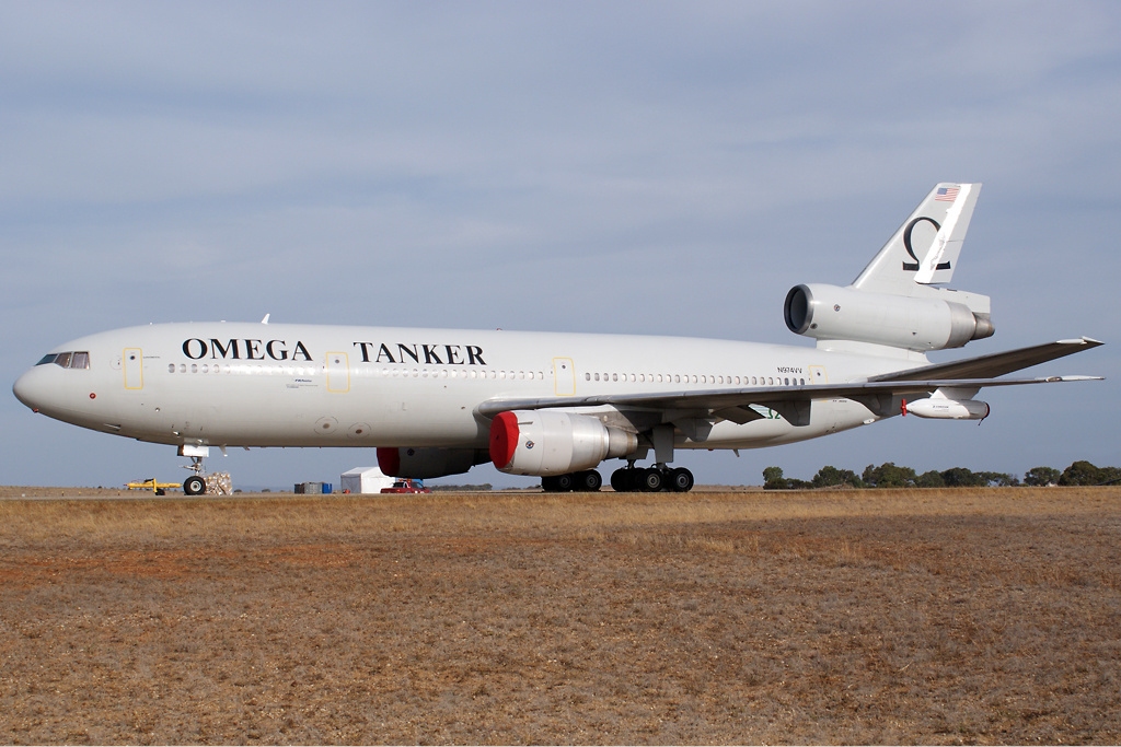 DC-10 tanker Omega