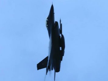 Dogfight F-16 Skadron Udara 3