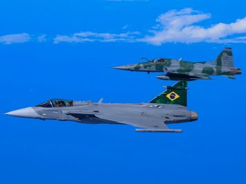 Grripen E brasil dan F-5FM