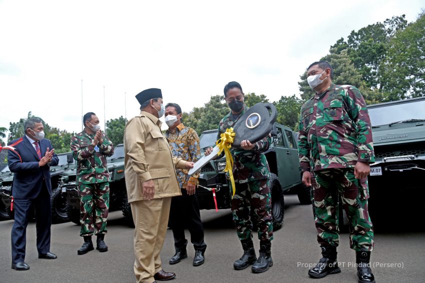 Serah_Terima Maung Pindad