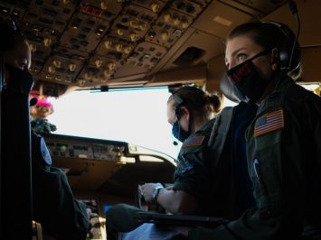 Penerbangan KC-46A USAF dengan seluruh kru wanita