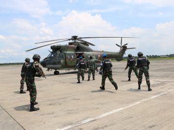 Simulasi Force Down Helikopter di Lanud Iswahjudi