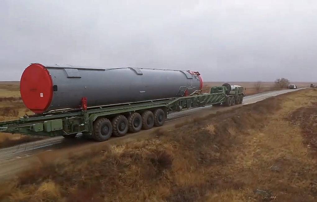 Rudal ICBM U-100N