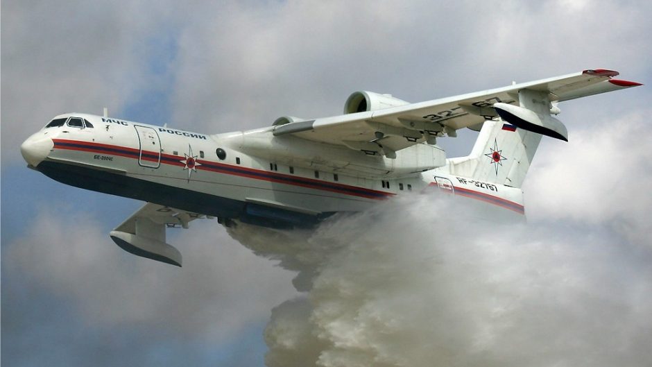 Beriev_Be-200_waterbomber_1