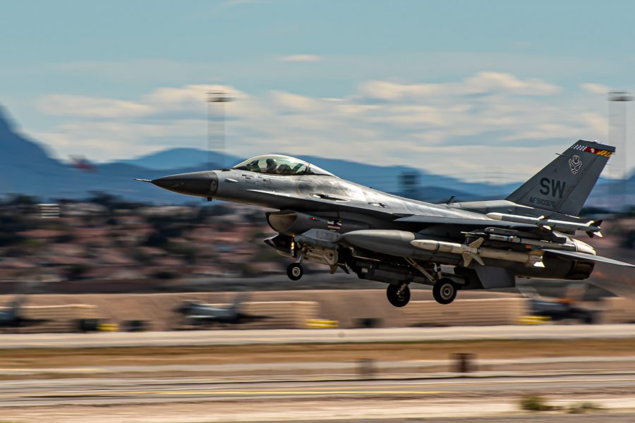 F-16 USAF di Nellis AFB