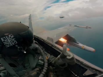 Hornet TUDM luncurkan rudal dalam Eksesais Abail 2021