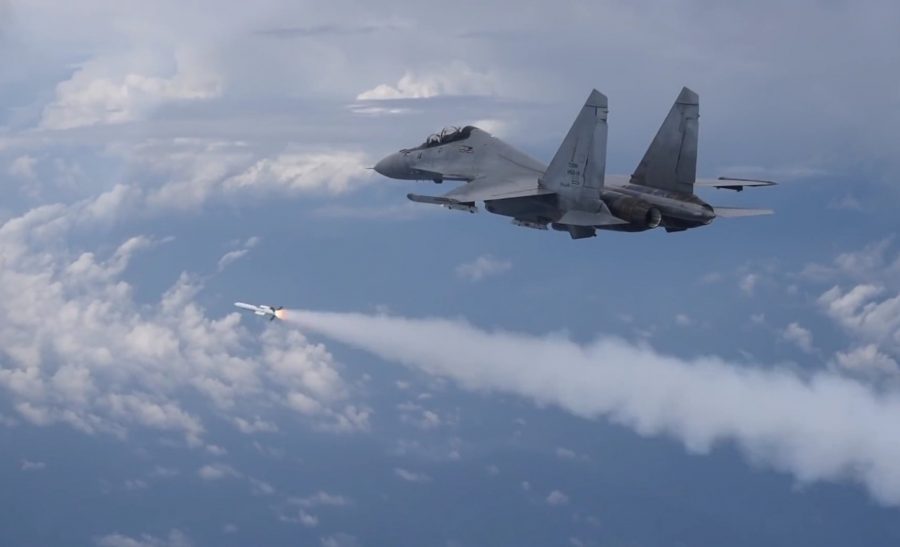 Su-30MKM luncurkan rudal