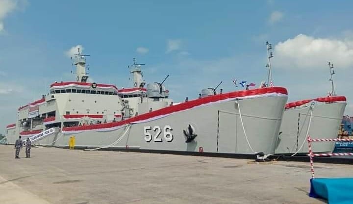 KRI Teluk Weda