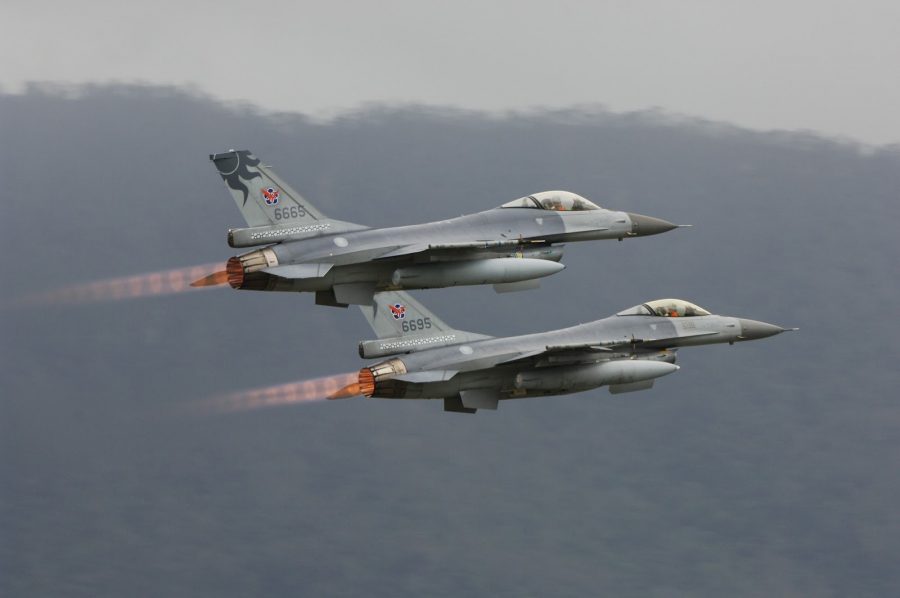 Taiwan F-16s