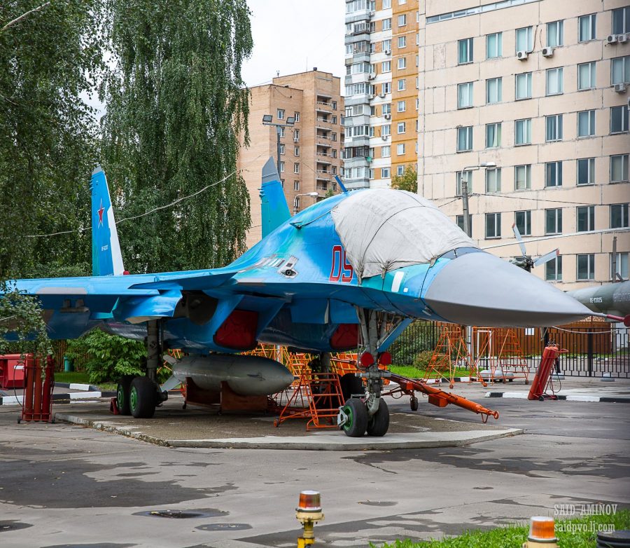 Su-34 di kampus MPEI Moskow