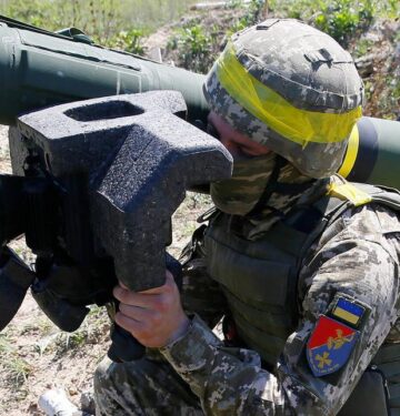 Tentara Ukraina mencoba rudal antitank Javelin