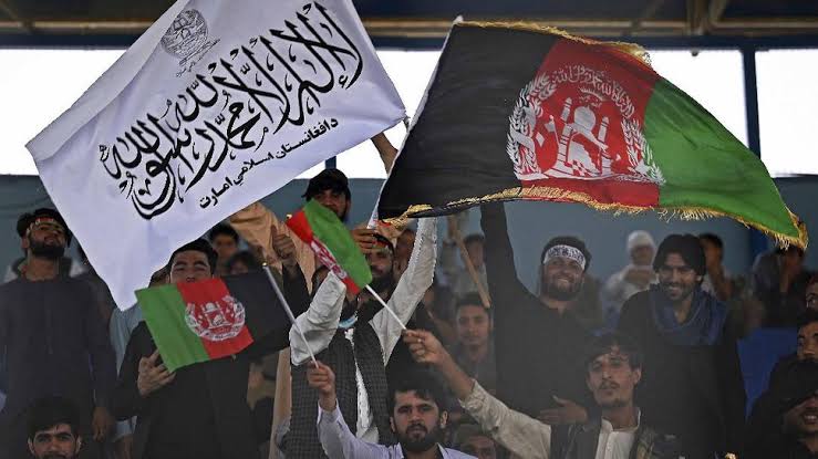 Bendera baru Afghanistan berlatar putih