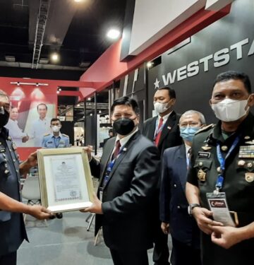 PTDI SERAHKAN STC CN235-220M KEPADA TUDM