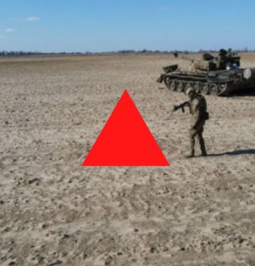 Tentara Rusia serahkan tank ke tentara Ukraina