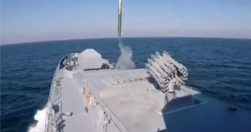 Fregat kelas Admiral Essen meluncurkan rudal Still-1