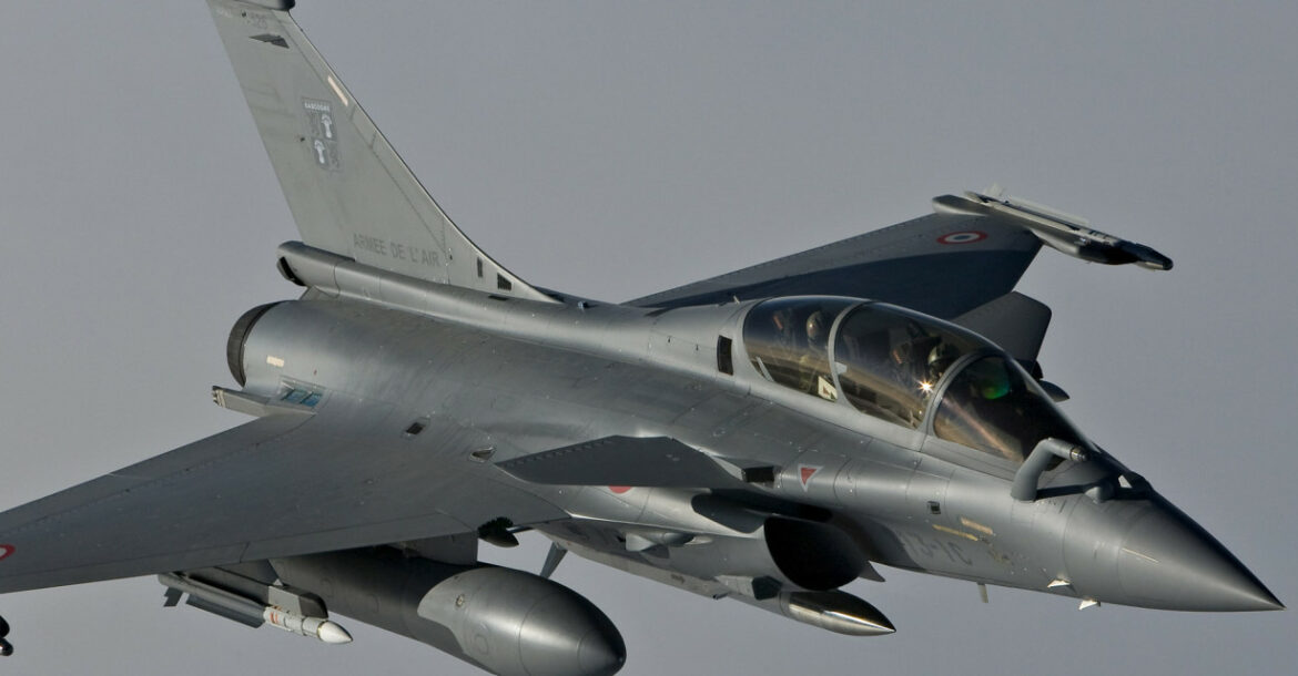 Rafale membawa rudal ASMPA
