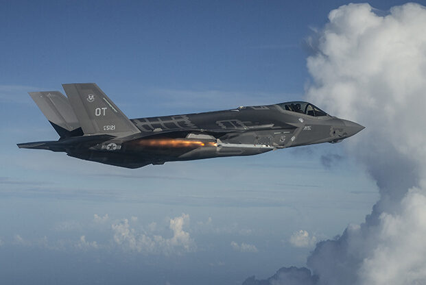 F-35 luncurkan rudal AIM-9X