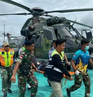 Evakuasi korban jatuhnya pesawat SusiAir di Timika_