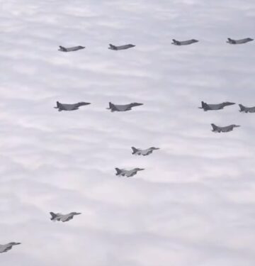 Formasi 20 jet tempur RoKAF dan USAF