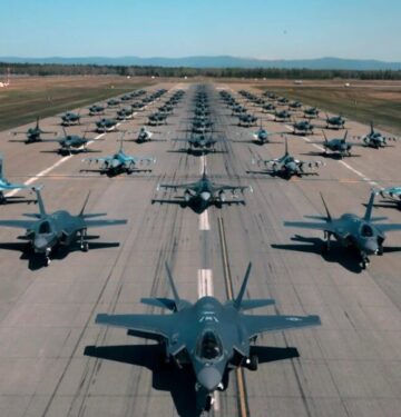 Wing Tempur ke-354 Latihan di Eielson AFB