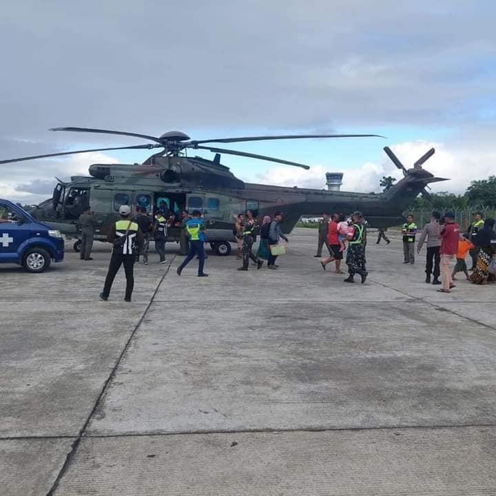 Heli Caracal TNI AU evakuasi korban