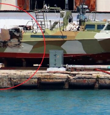 Kapal Patroli Raptor Rusia rusak terkena tembakan Bayraktar TB2