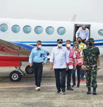 Menhub tinjau runway Lanud Halim hasil revitalisasi