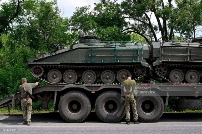 Ukraina terima FV103 Spartan APC dari Inggris