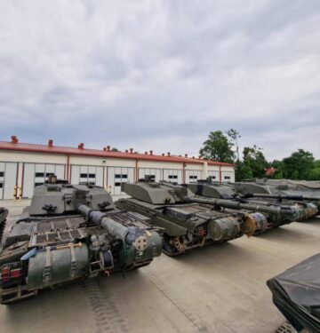 Tank Challenger 2 Inggris tiba di Polandia