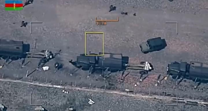 Drone Bayraktar TB2 Azerbaijan hancurkan kendaraan militer Armenia