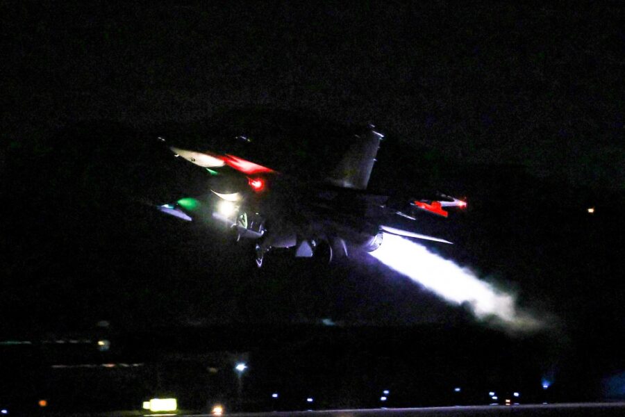 F-16V Taiwan demonstrasi kemampuan pada malam hari