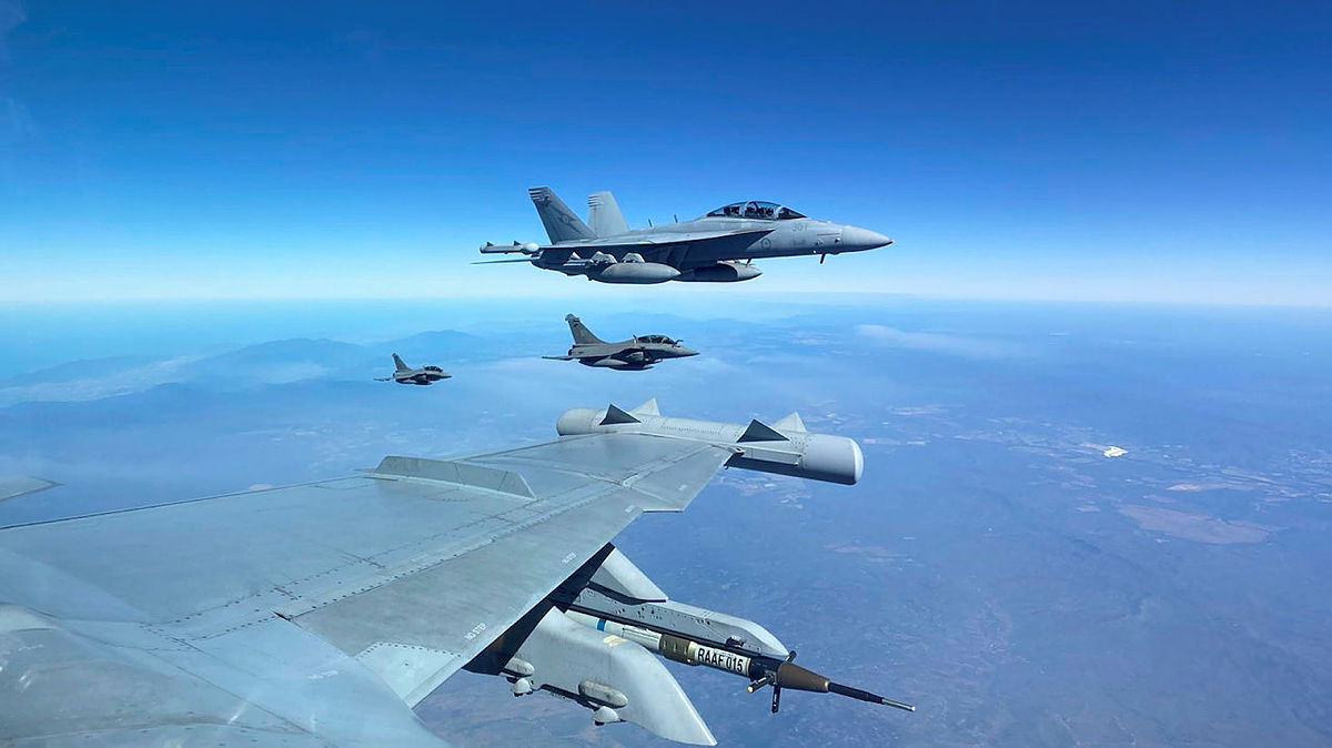 FASF Rafale dan RAAF Growler bertemu di udara di atas Laut Koral _ RAAF_ Airspace Review