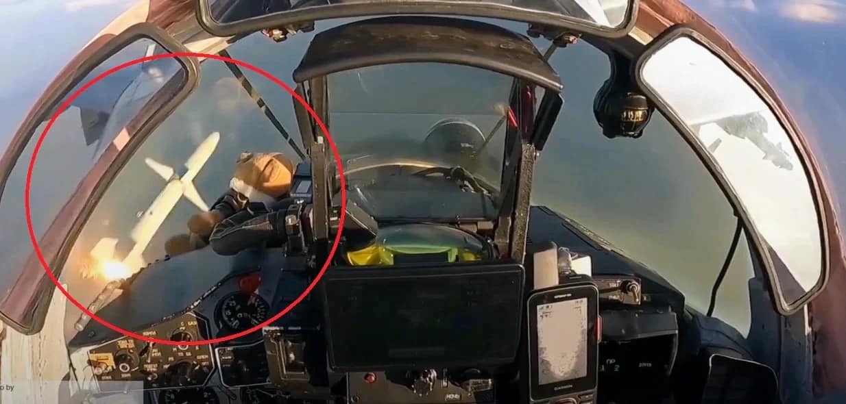 MiG-29 ukraina tembakkan rudal AGM-88 HARM_Istimewa_ Airspace Review