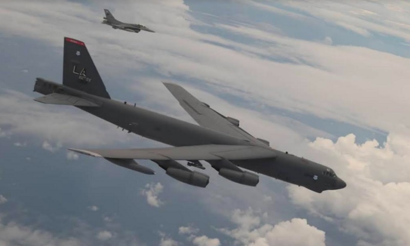 Pembom Strategis B-52H di atas Laut Sulawesi