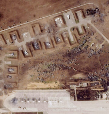 Pesawat-pesawat Rusia terkena serangan di Krimea