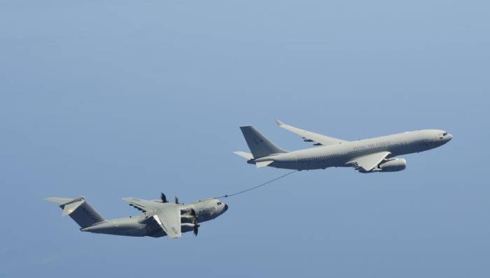 Voyager refuels A400M Atlas