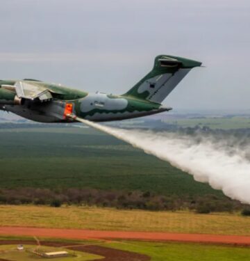 C-390 Millenium uji kemampuan pemadaman kebakaran_Embraer_ Airspace Review
